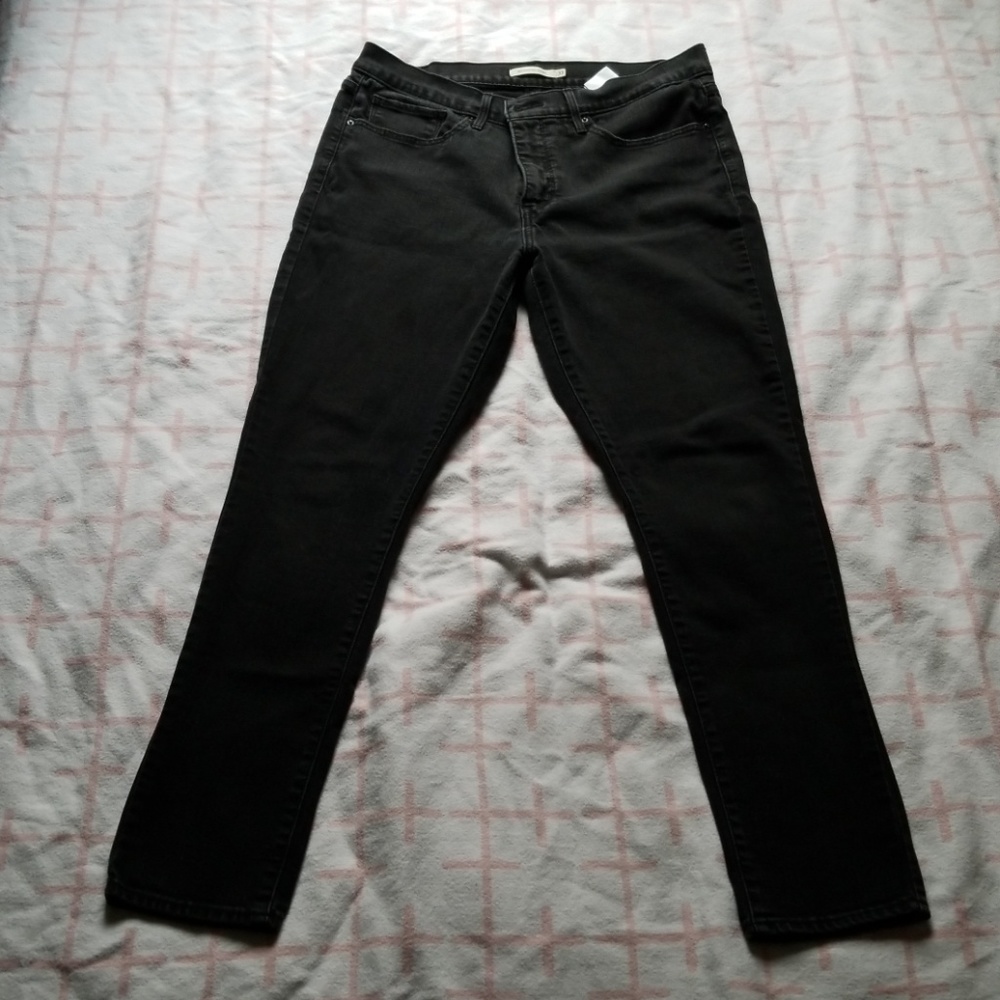 311 shaping skinny Levi's 33